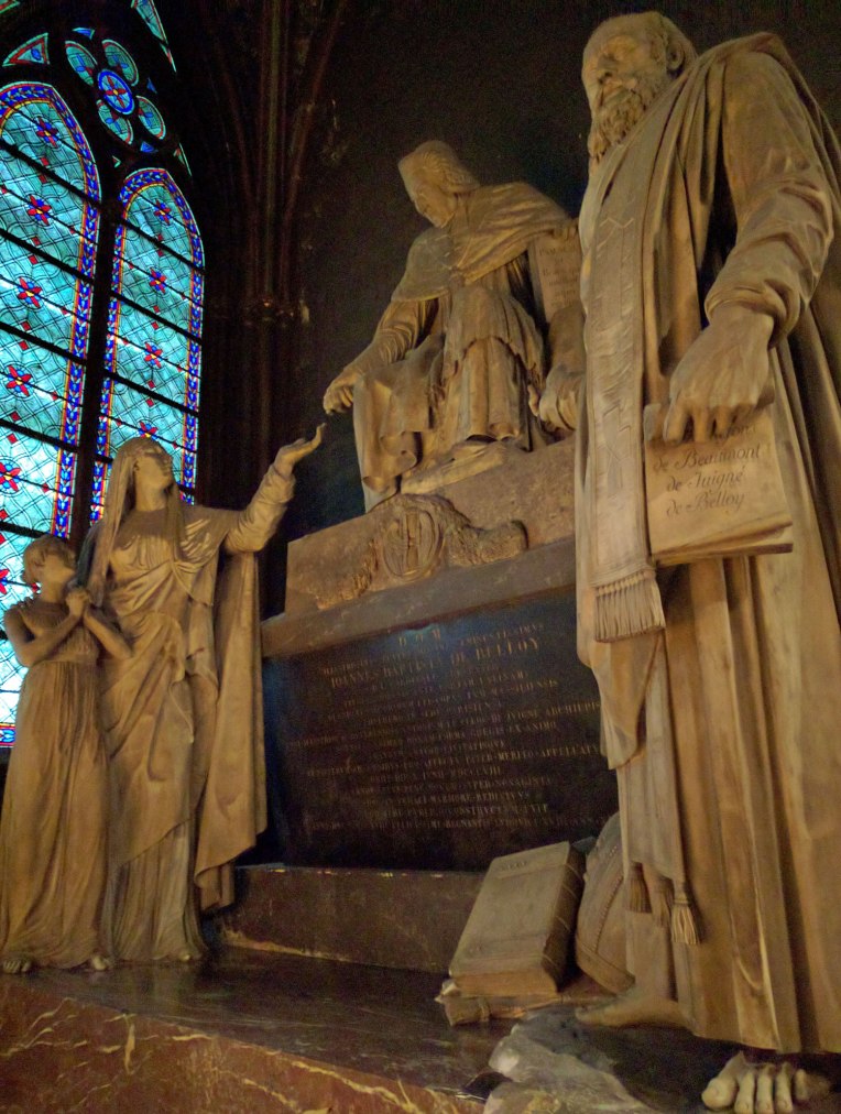 paris-inside-church-statues